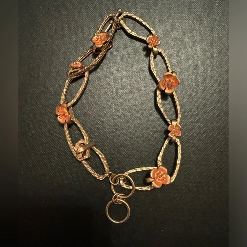 Gold tone and‎ pink rose choker costume necklace